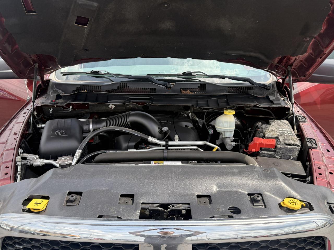 RAM 1500 Tradesman 4x4 Quad Cab 6'4" Box 2017