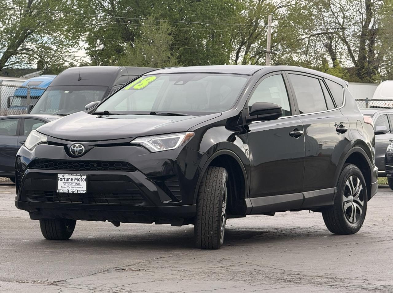 Toyota RAV4 LE FWD (Natl) 2018