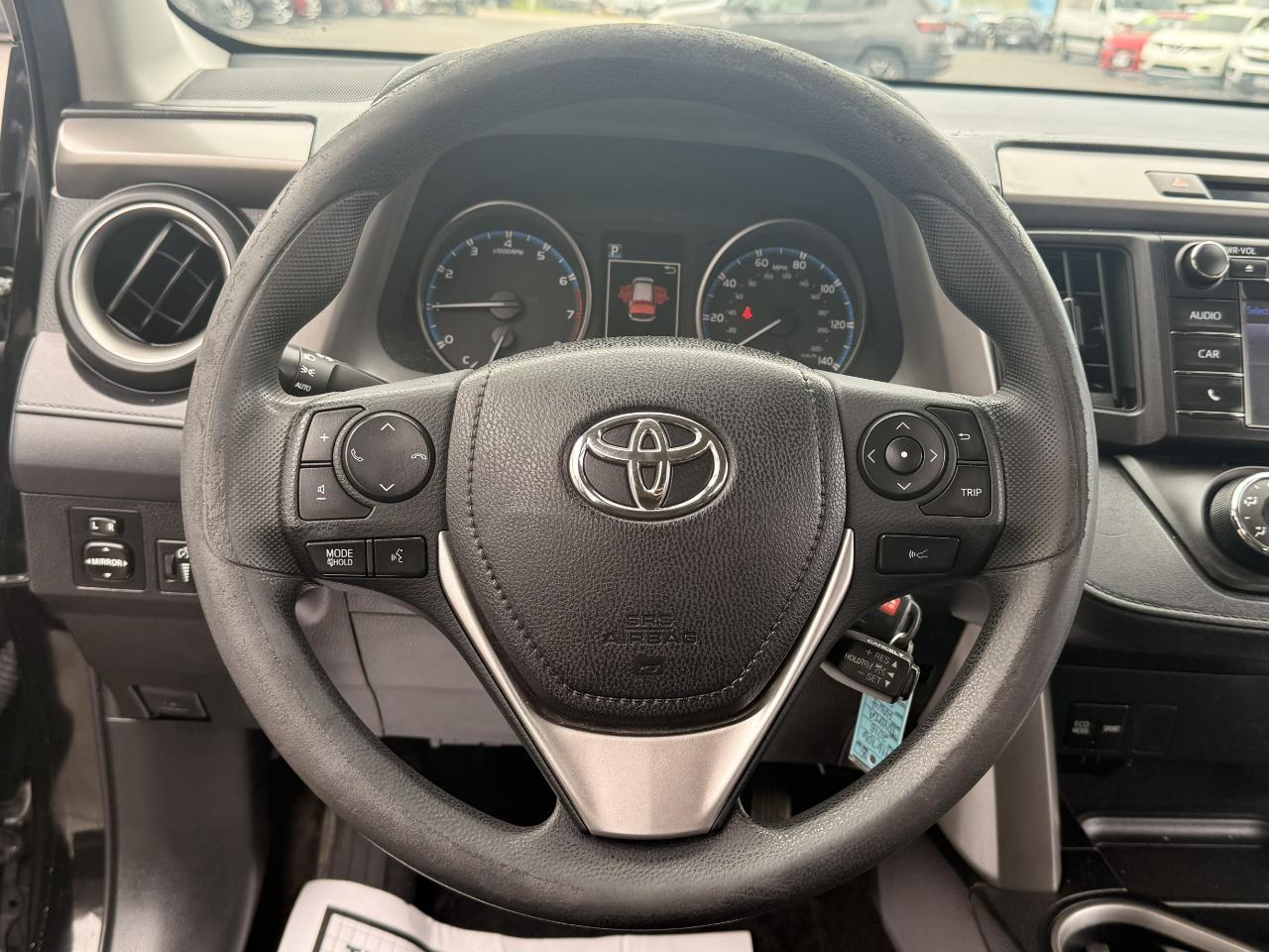 Toyota RAV4 LE FWD (Natl) 2018