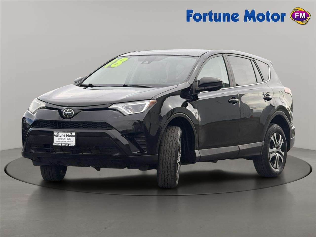 Toyota RAV4 LE FWD (Natl) 2018