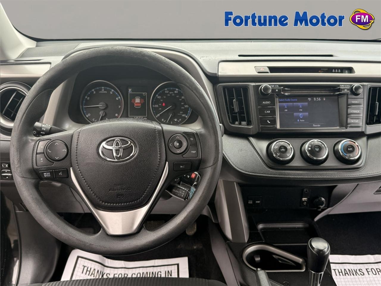 Toyota RAV4 LE FWD (Natl) 2018