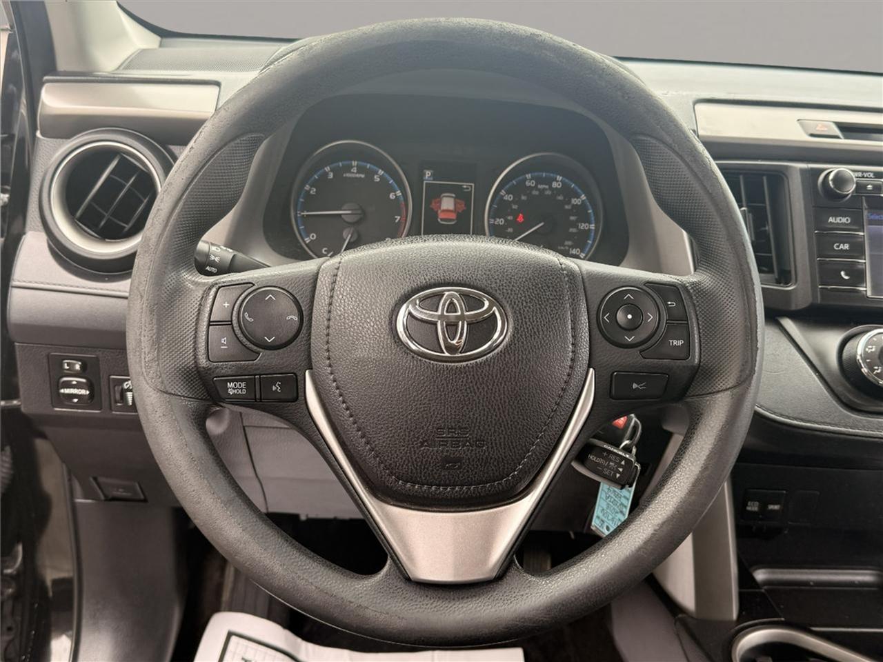 Toyota RAV4 LE FWD (Natl) 2018