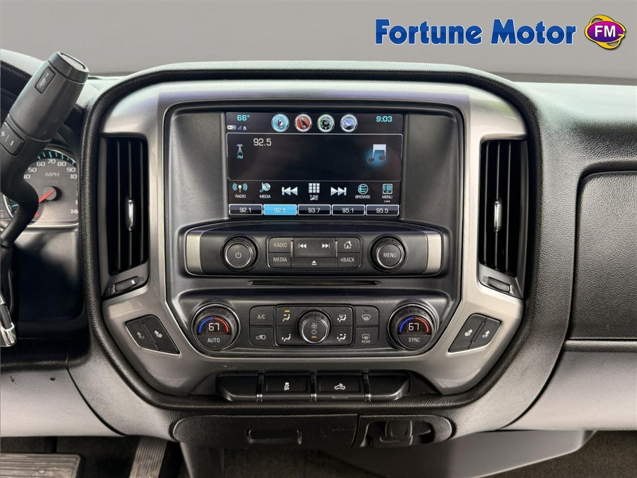 Chevrolet Silverado 1500 4WD Ext Cab 143.5" LT w/1LT 2018