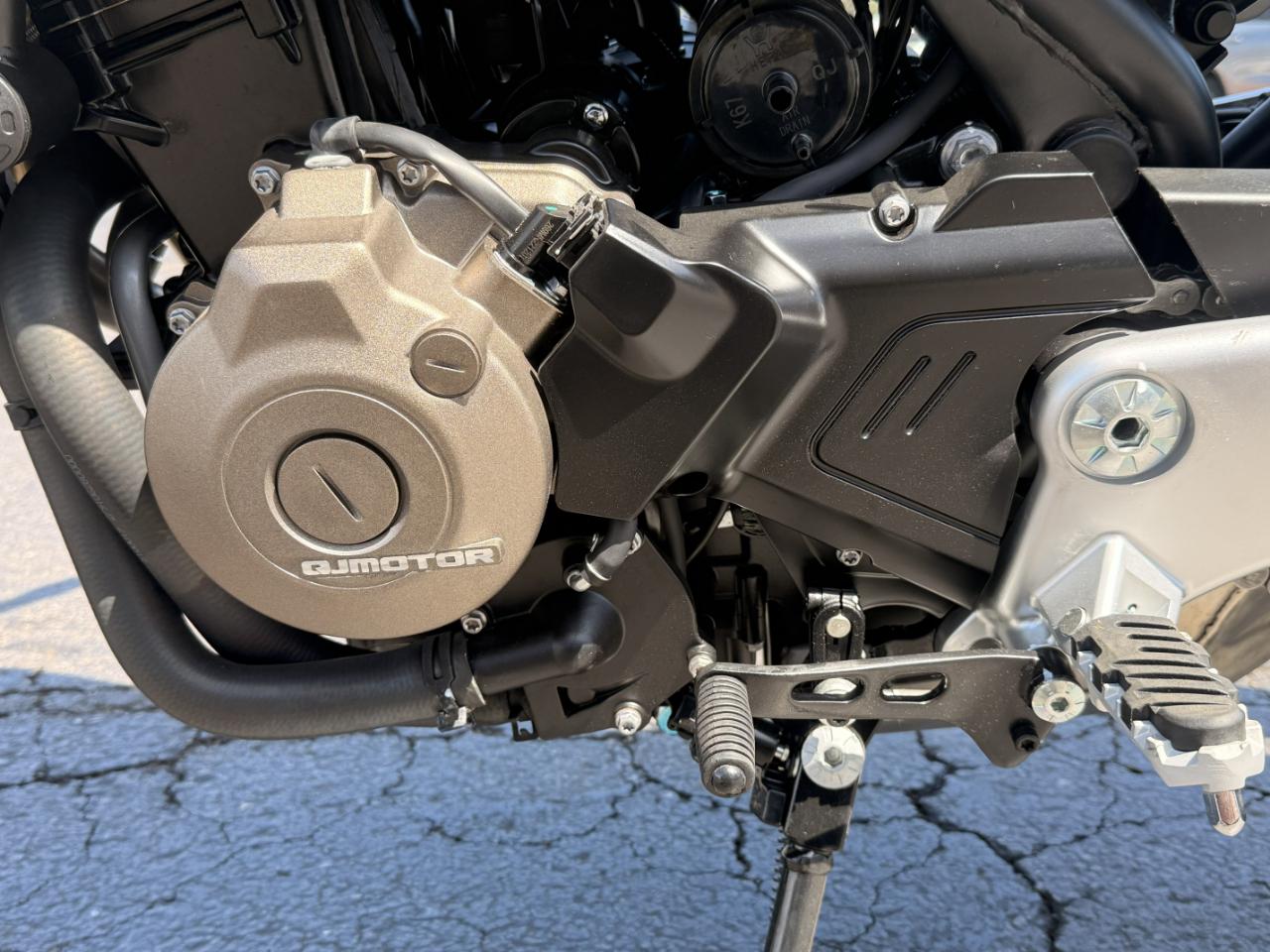 QJ Motor SRV 550  2023