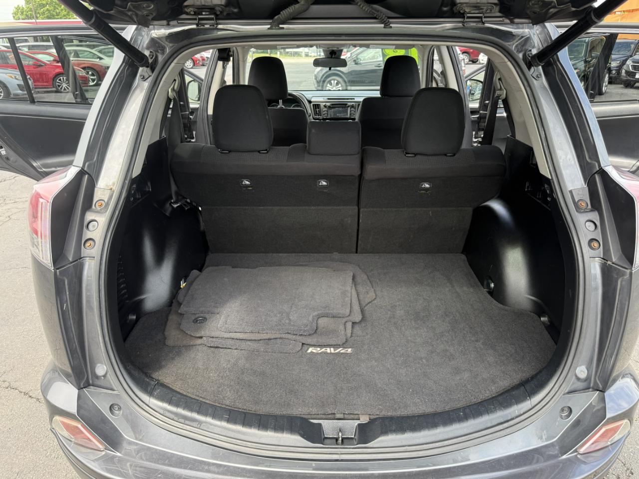 Toyota RAV4 XLE AWD 2018
