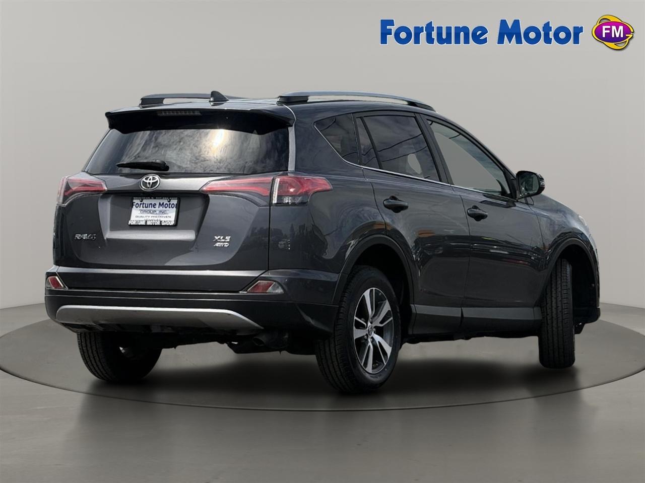 Toyota RAV4 XLE AWD 2018