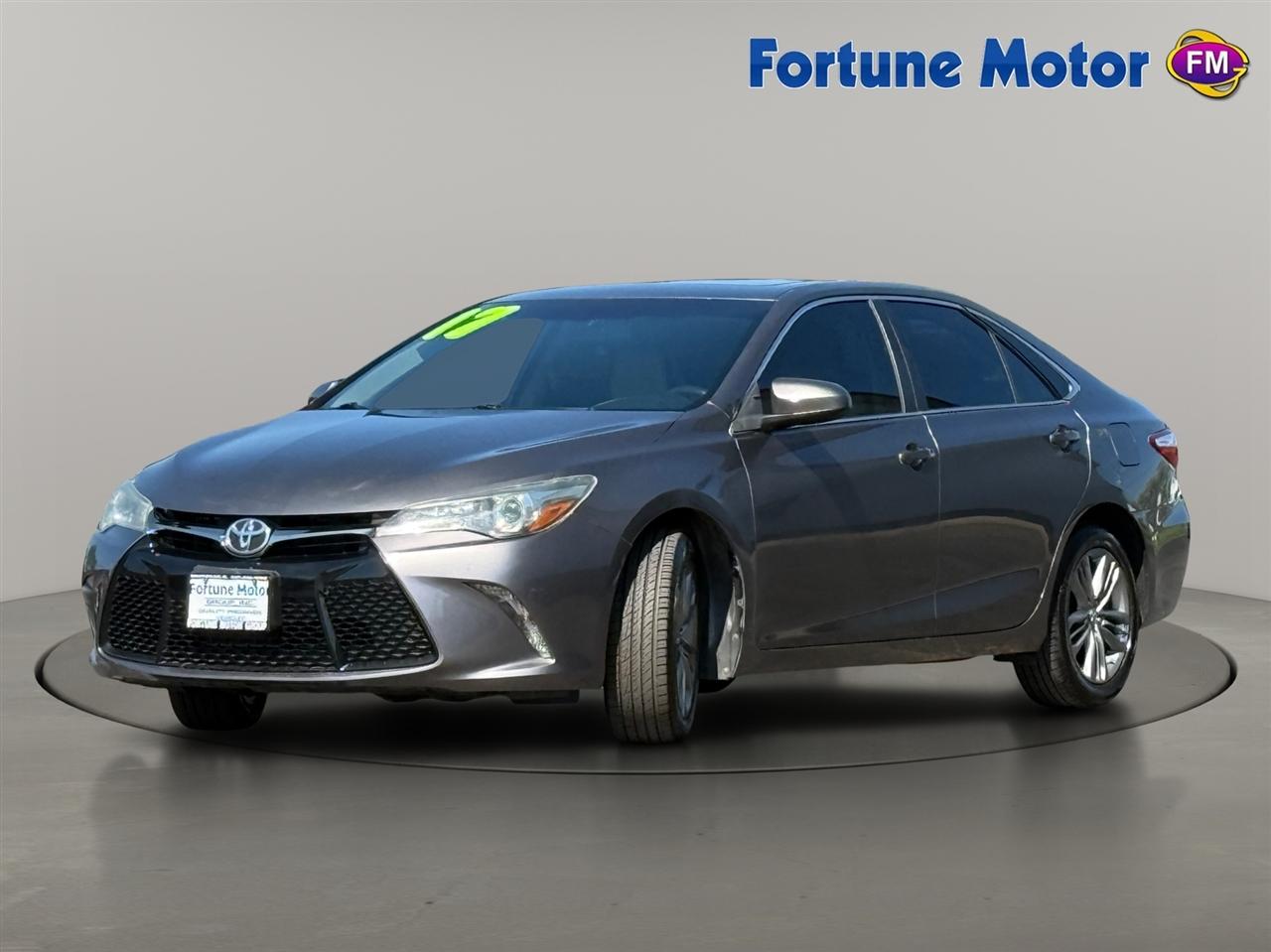 Toyota Camry SE Auto (Natl) 2017