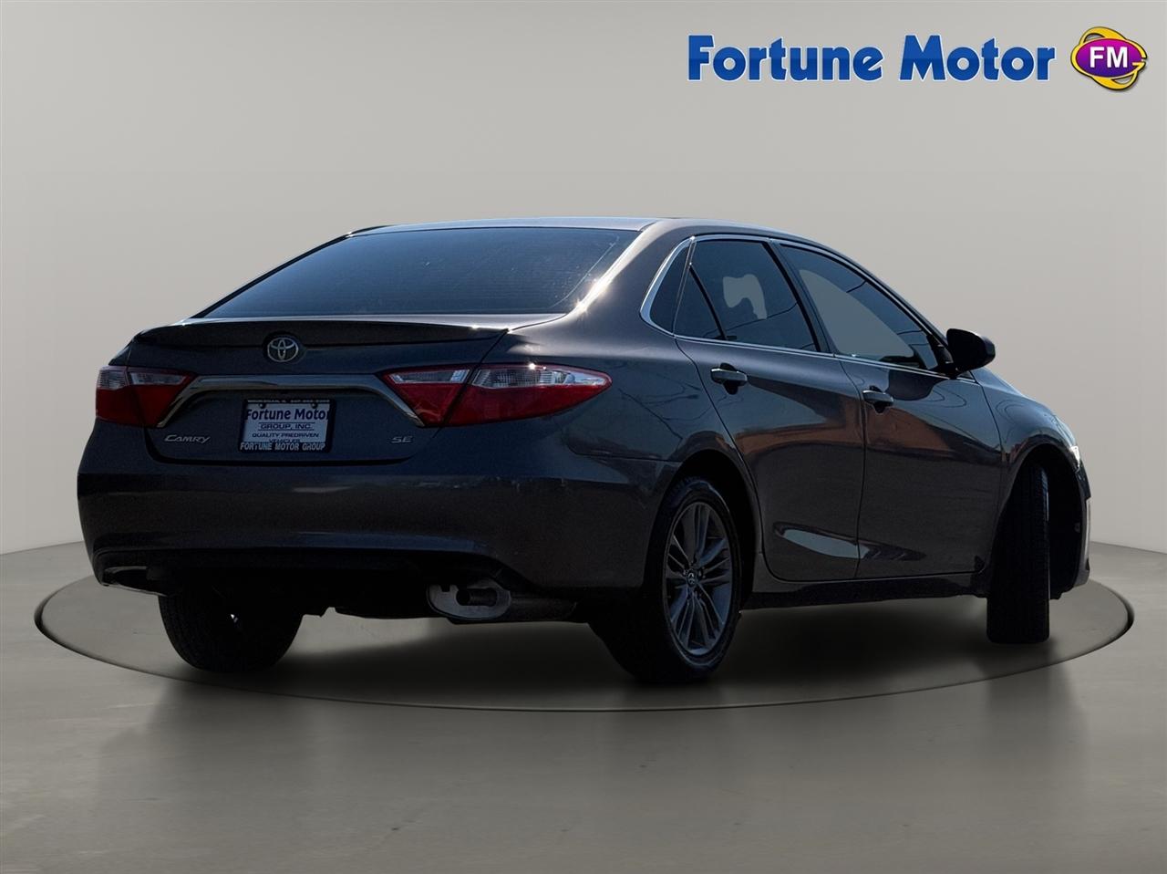 Toyota Camry SE Auto (Natl) 2017