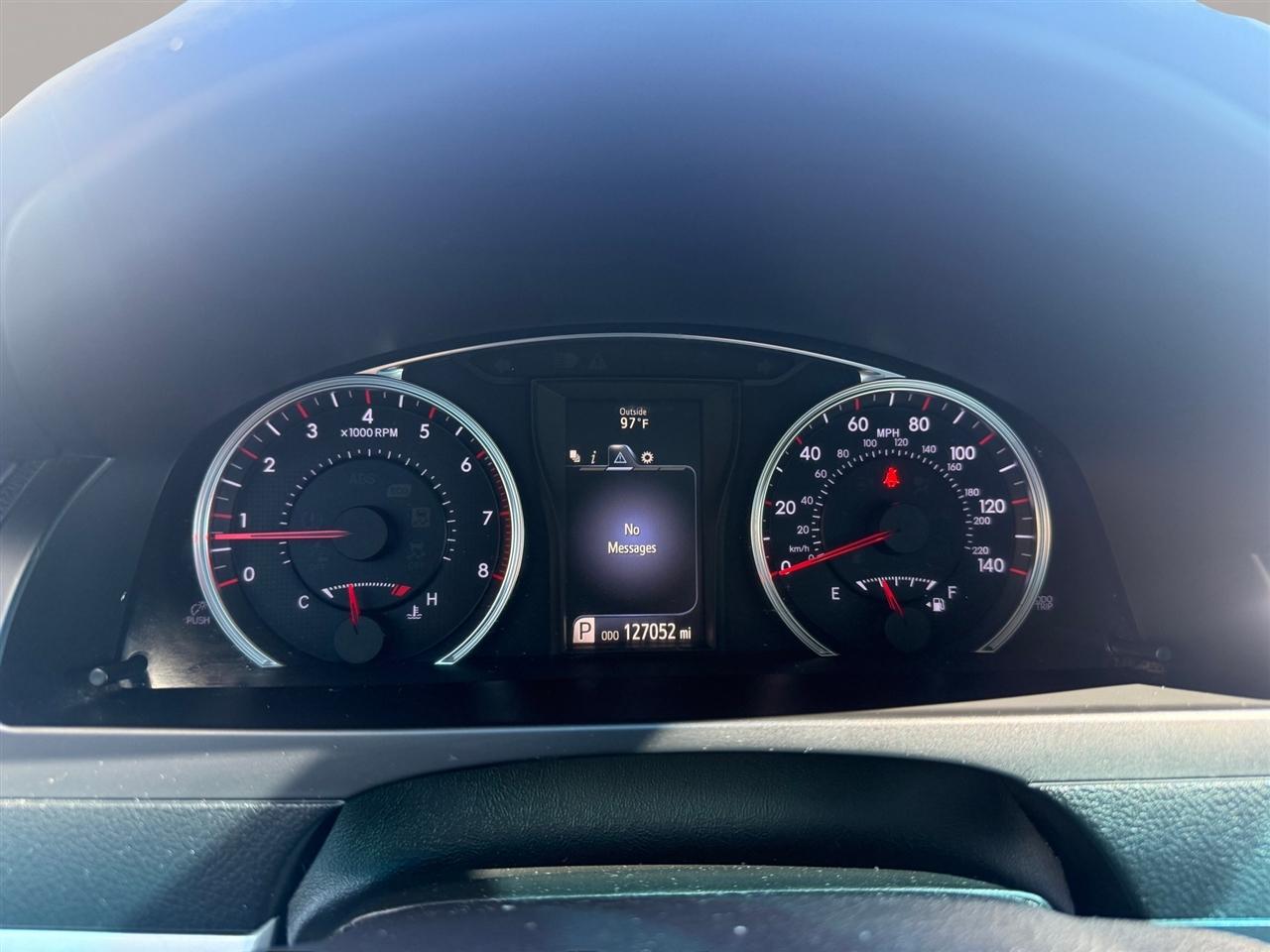 Toyota Camry SE Auto (Natl) 2017
