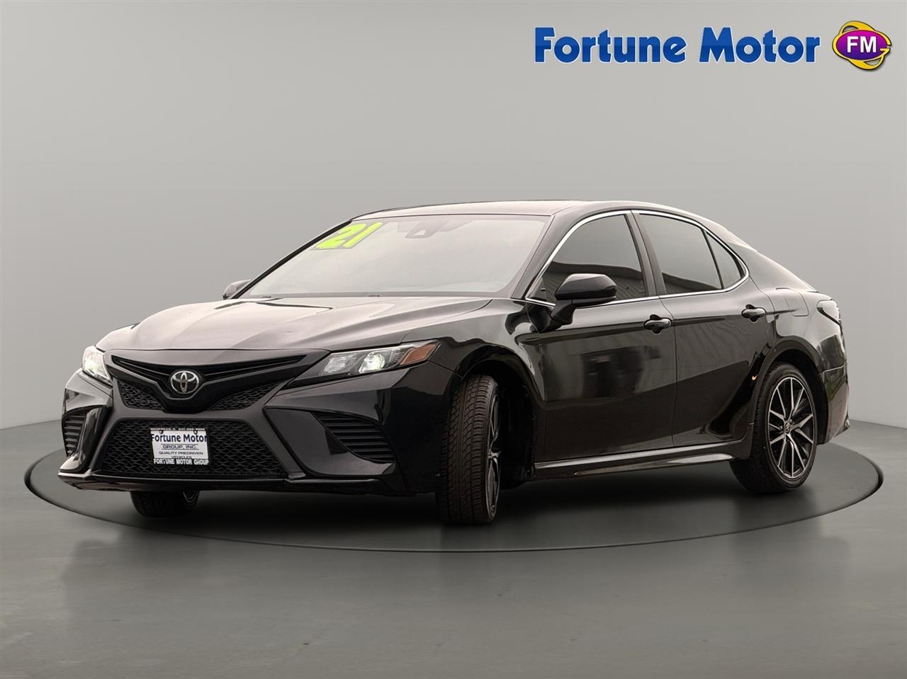 Toyota Camry SE Auto (Natl) 2021