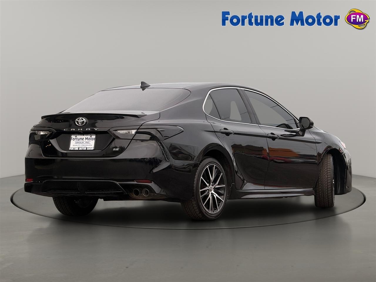 Toyota Camry SE Auto (Natl) 2021