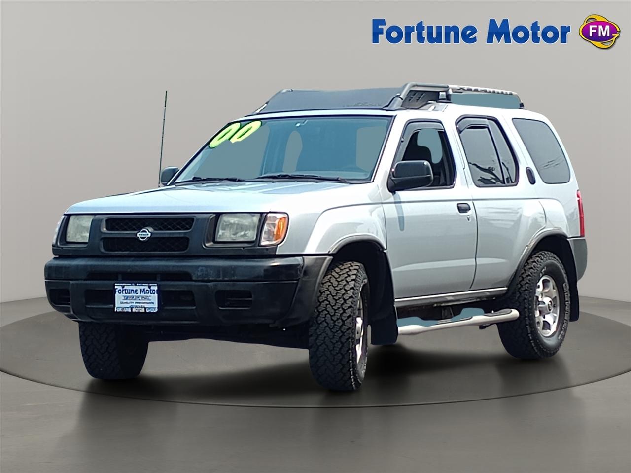 Nissan Xterra 4dr XE 4WD V6 Auto 2000