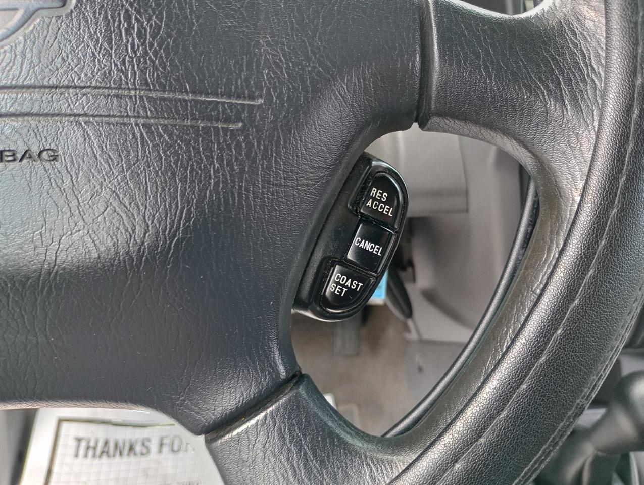 Nissan Xterra 4dr XE 4WD V6 Auto 2000