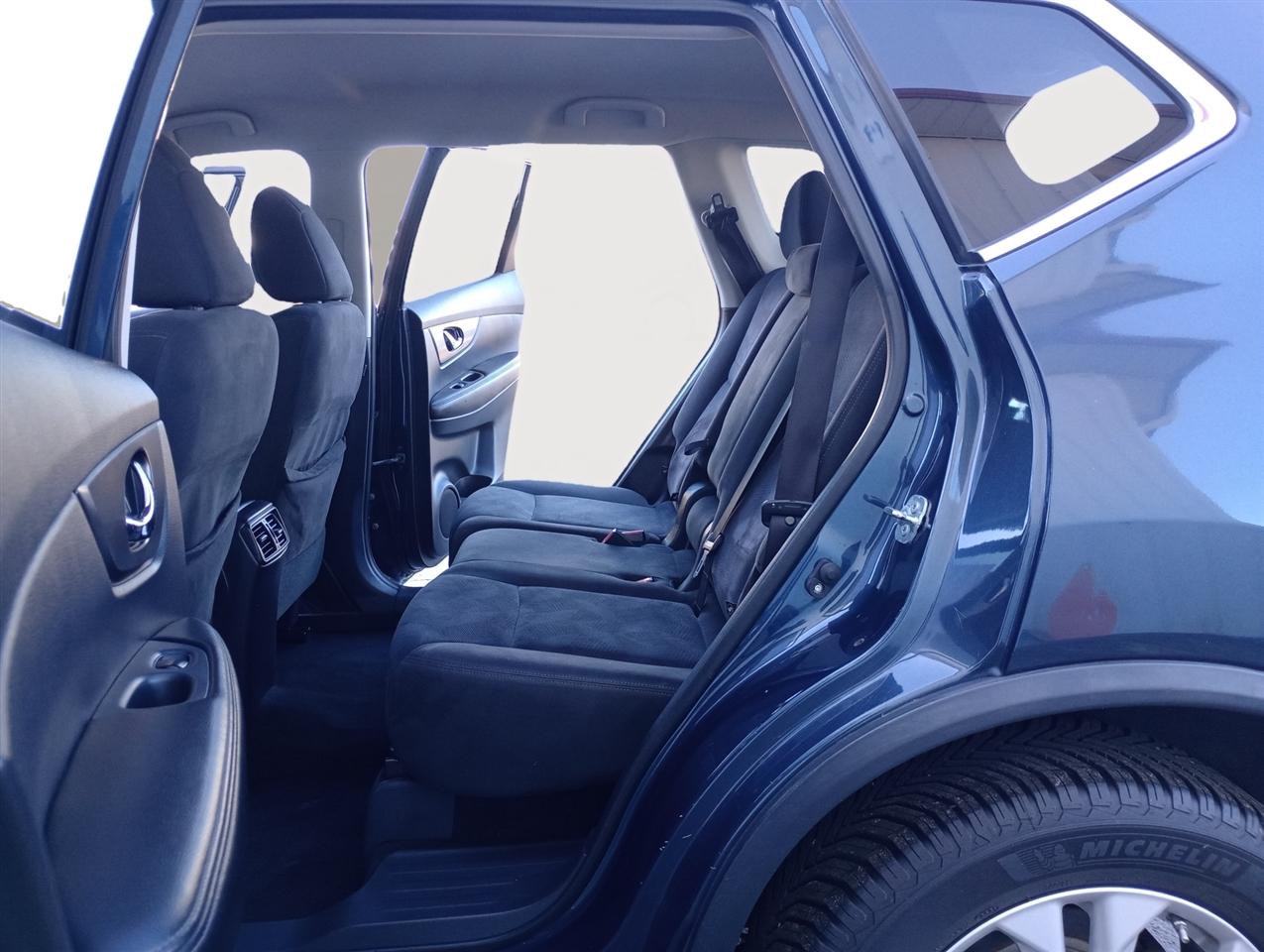 Nissan Rogue FWD 4dr SV 2015