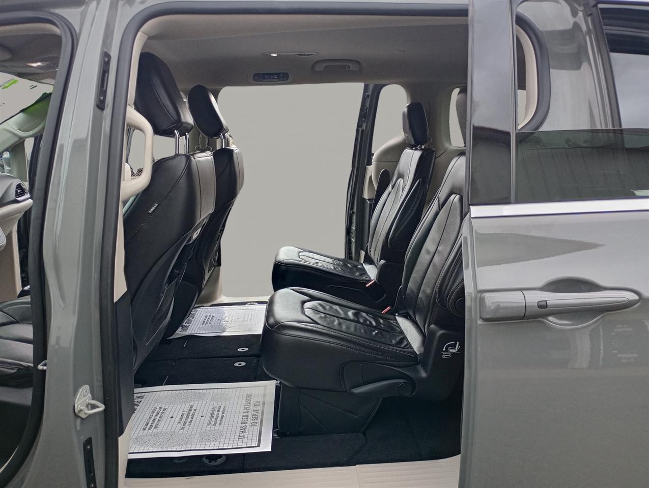 Chrysler Pacifica Touring L FWD 2022