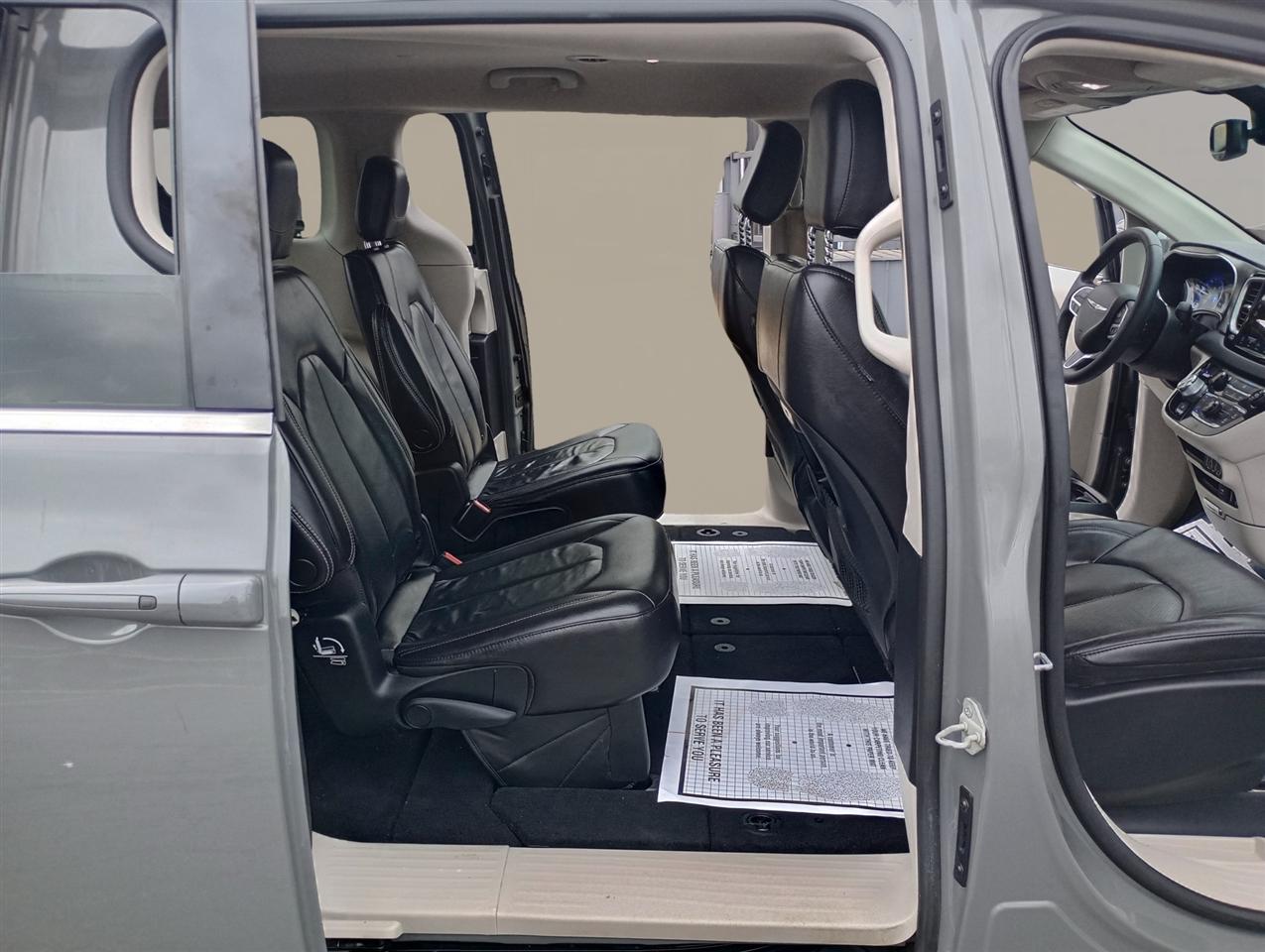 Chrysler Pacifica Touring L FWD 2022