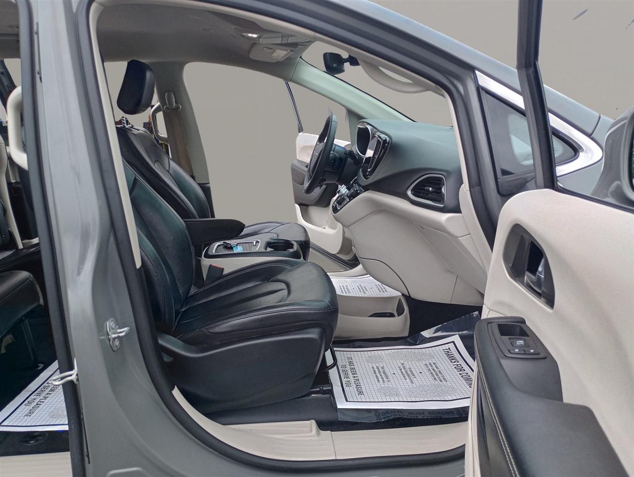 Chrysler Pacifica Touring L FWD 2022