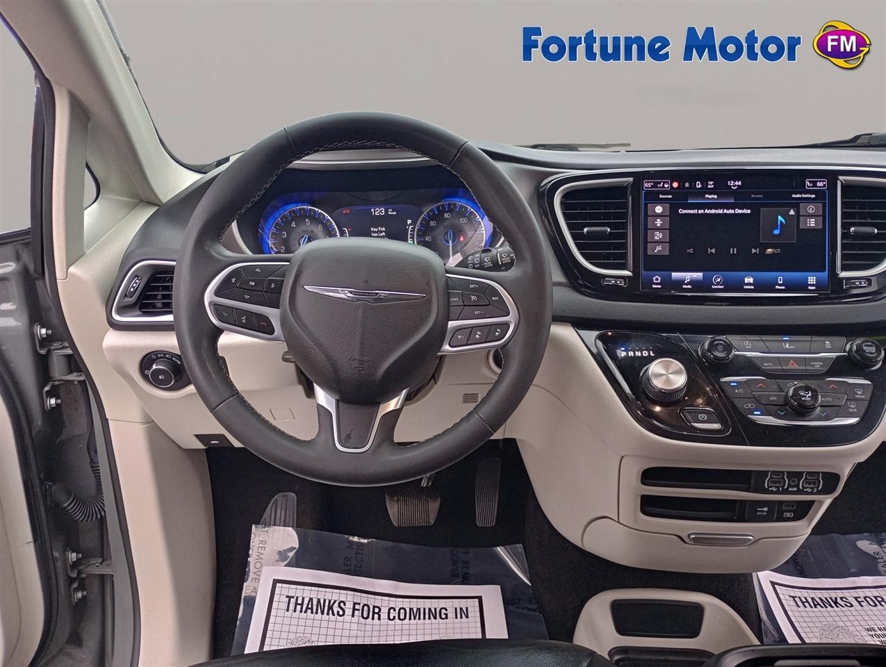Chrysler Pacifica Touring L FWD 2022