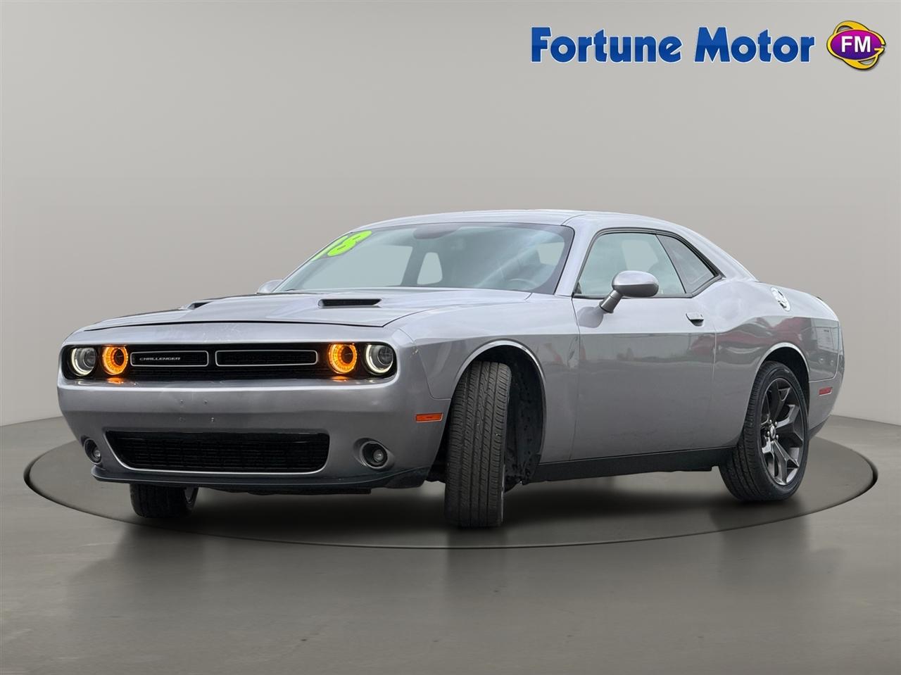 Dodge Challenger SXT Plus RWD 2018