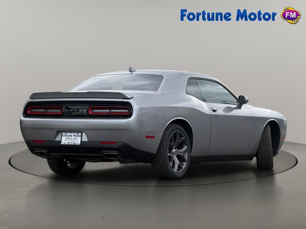 Dodge Challenger SXT Plus RWD 2018