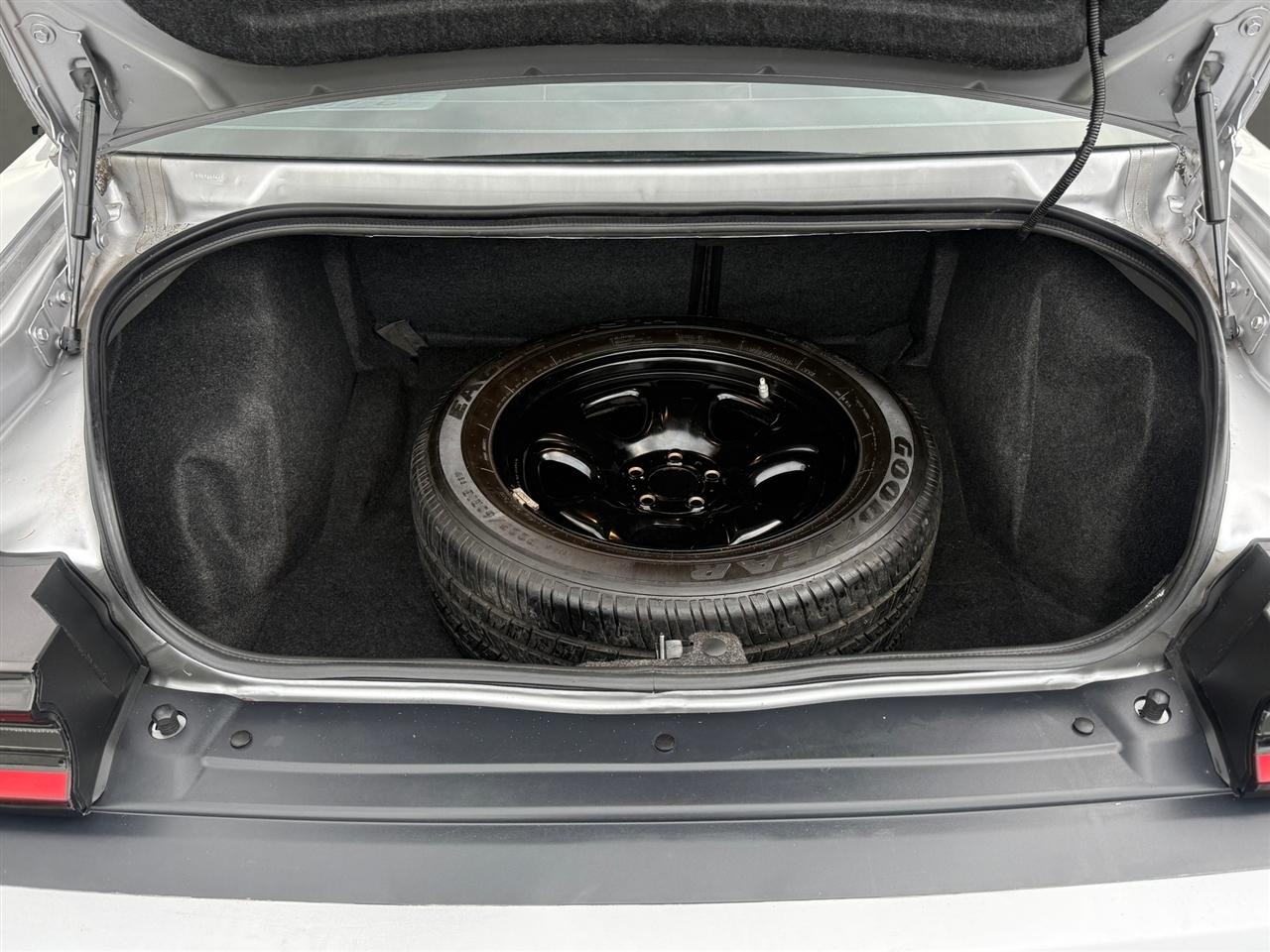 Dodge Challenger SXT Plus RWD 2018