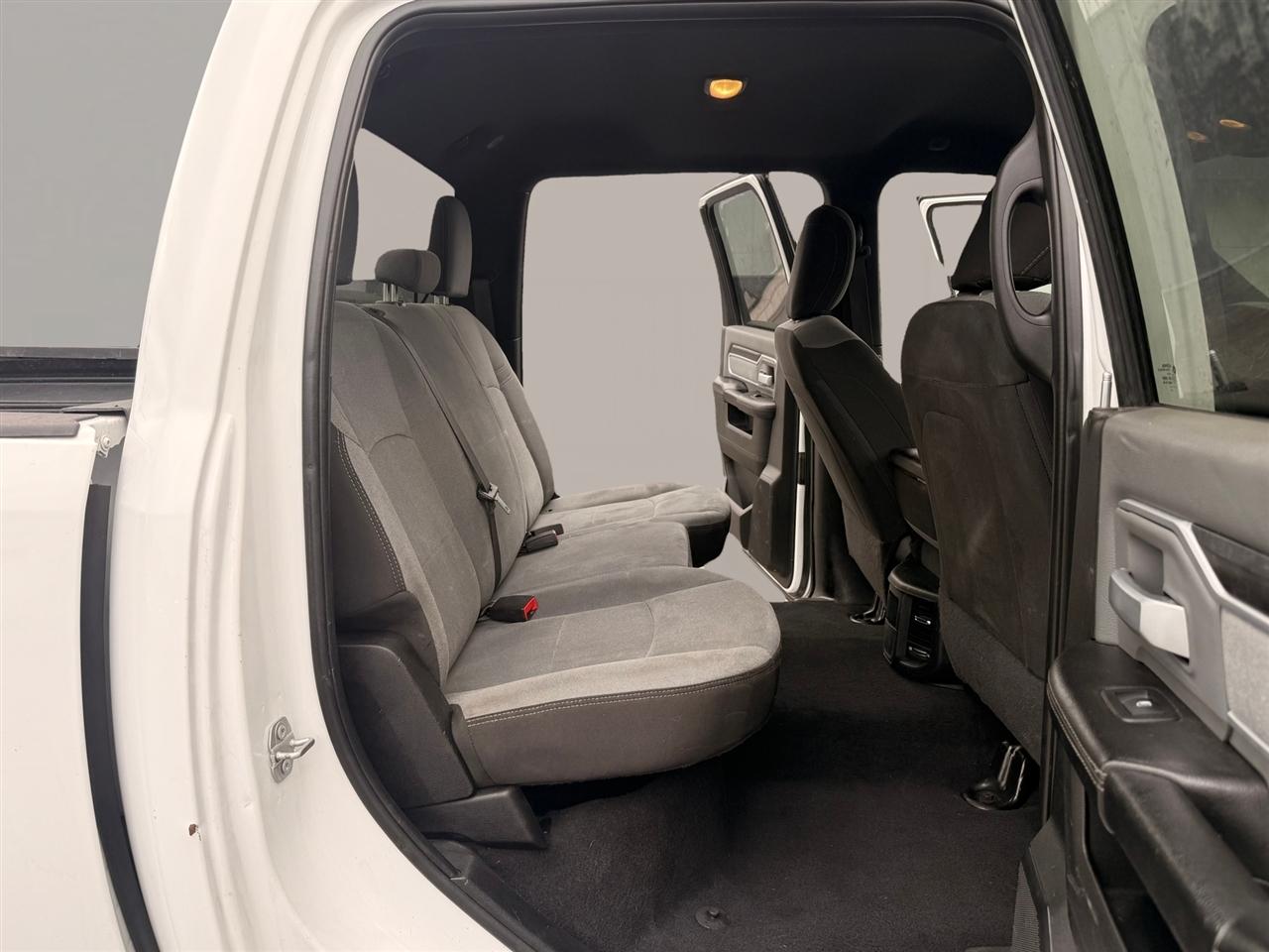 RAM 2500 Big Horn 4x4 Crew Cab 6'4" Box 2021