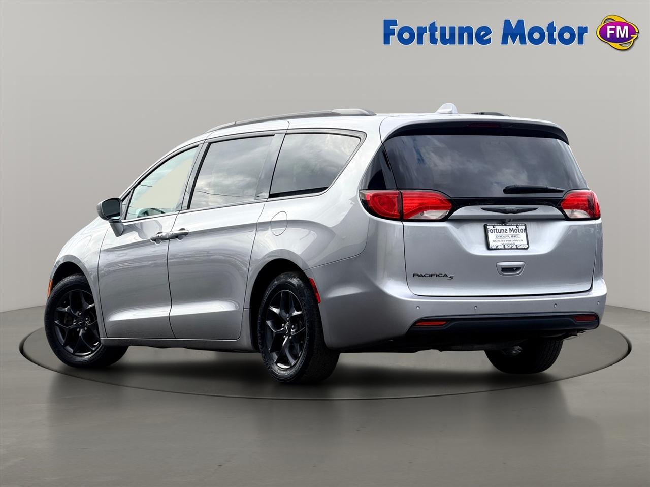 Chrysler Pacifica Touring L Plus FWD 2018