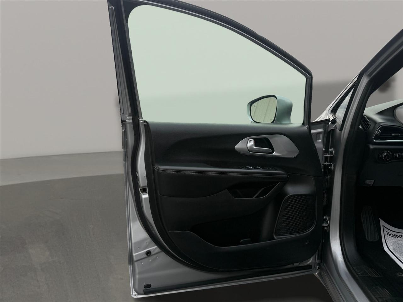 Chrysler Pacifica Touring L Plus FWD 2018