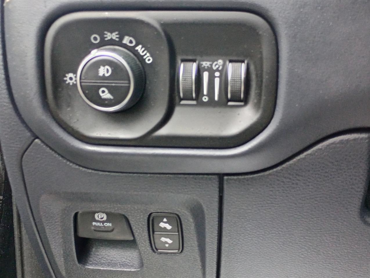RAM 1500 Limited 4x4 Crew Cab 5'7" Box 2022