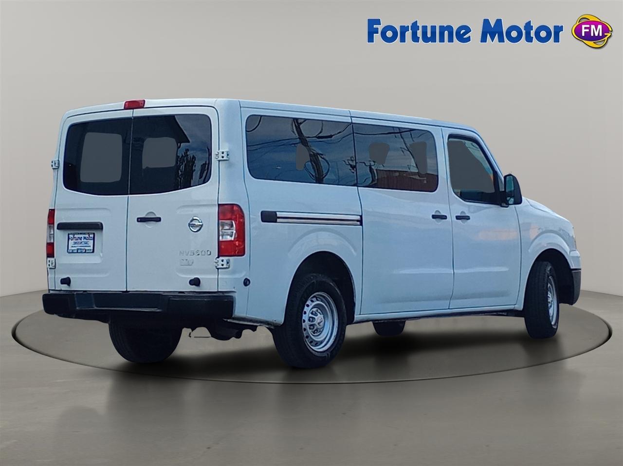 Nissan NVP 3500 V6 SV 2016