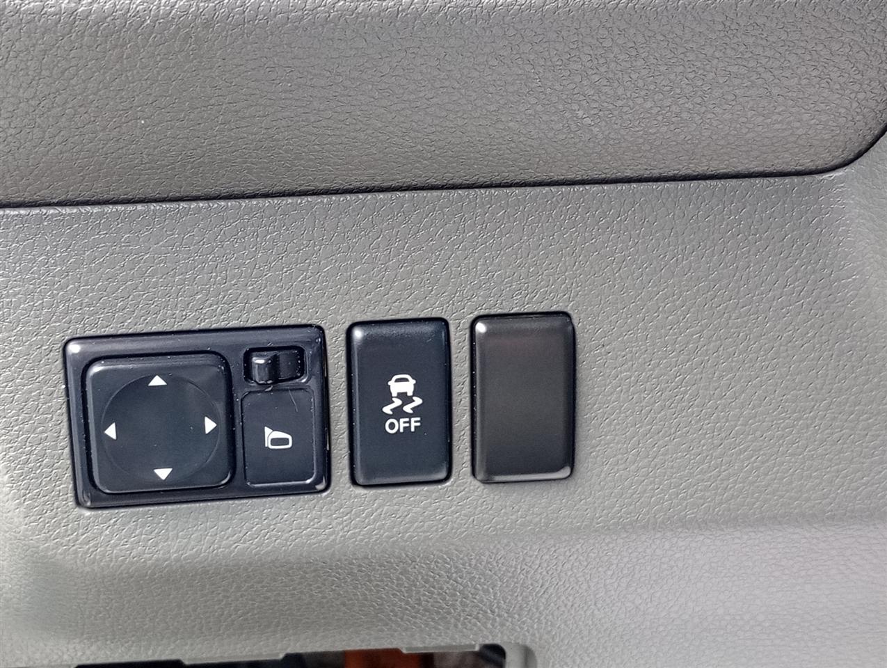 Nissan NVP 3500 V6 SV 2016