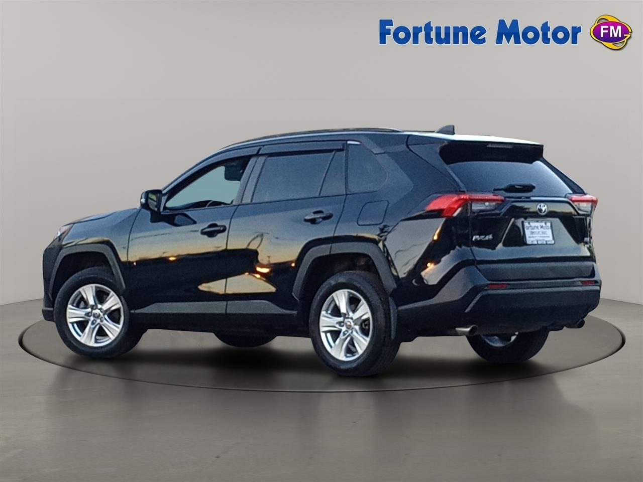 Toyota RAV4 XLE AWD (Natl) 2021
