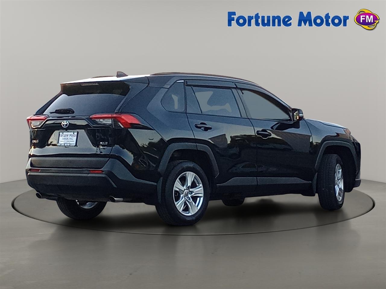 Toyota RAV4 XLE AWD (Natl) 2021