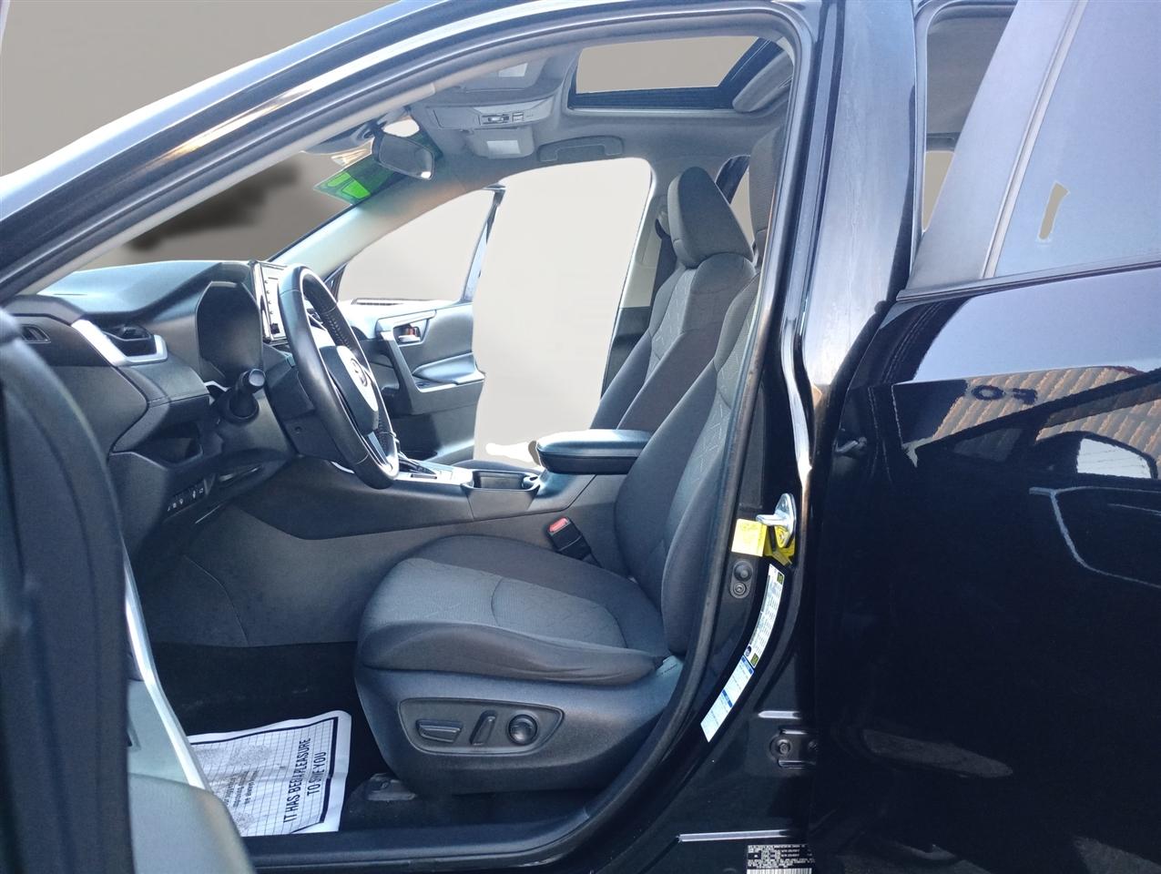 Toyota RAV4 XLE AWD (Natl) 2021
