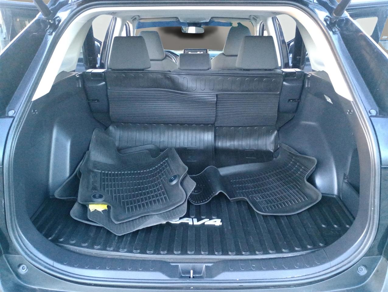 Toyota RAV4 XLE AWD (Natl) 2021