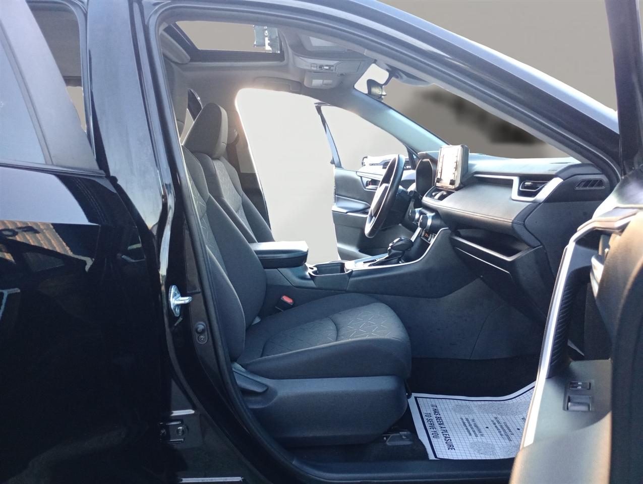Toyota RAV4 XLE AWD (Natl) 2021