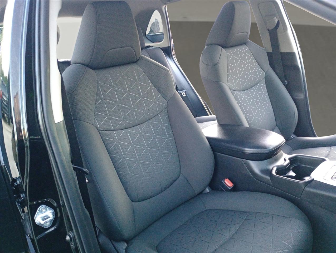 Toyota RAV4 XLE AWD (Natl) 2021
