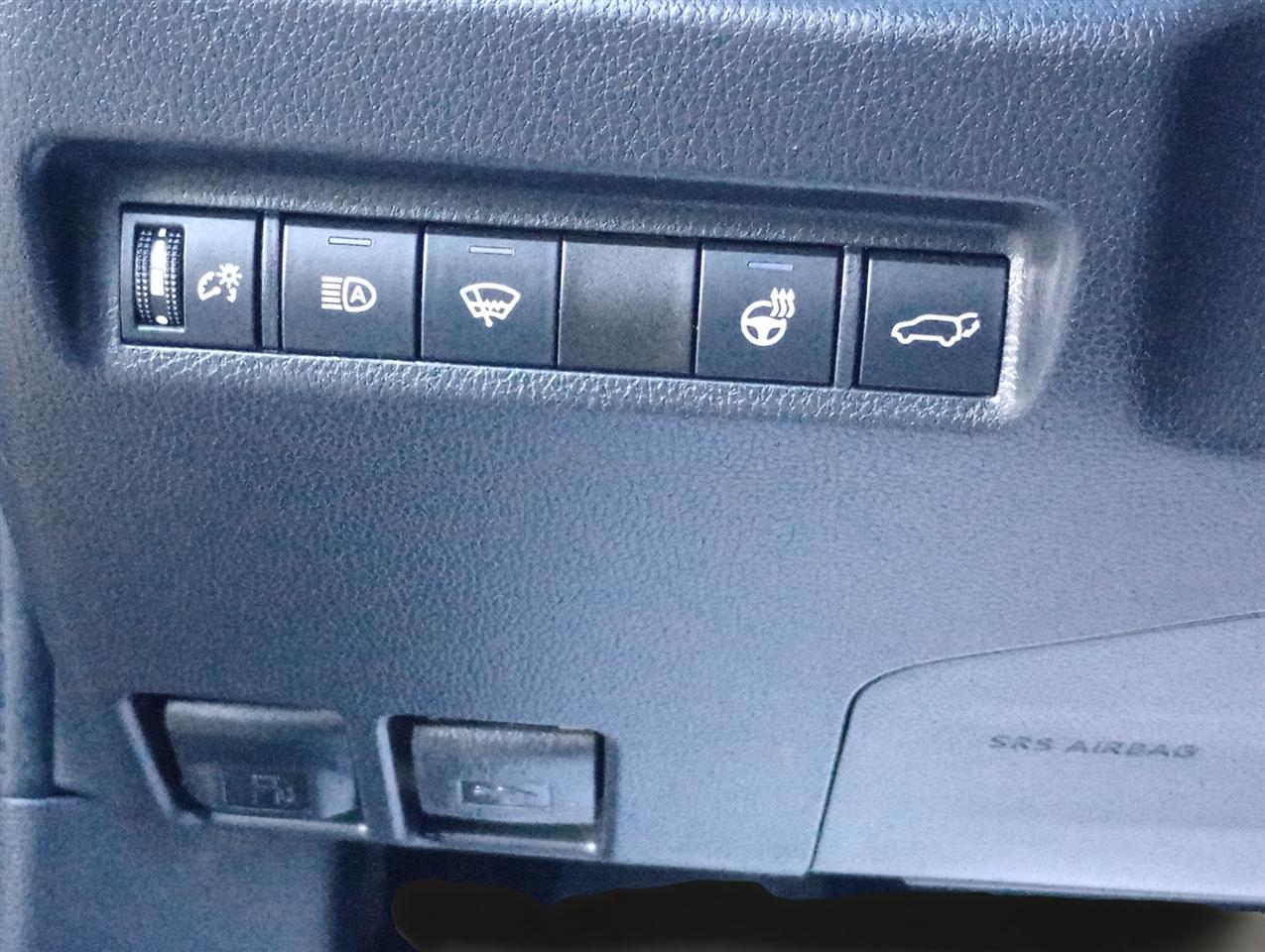 Toyota RAV4 XLE AWD (Natl) 2021