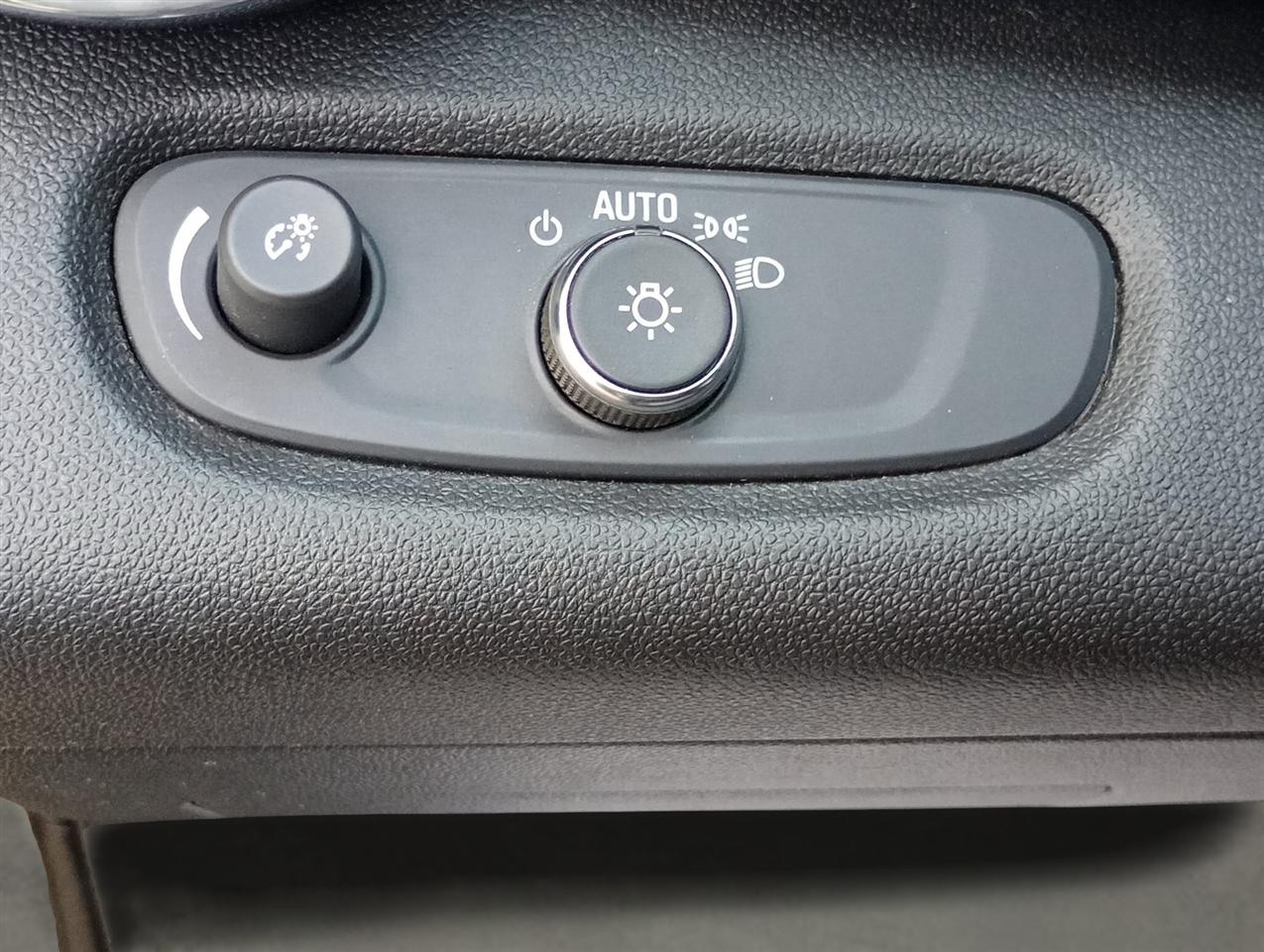 Chevrolet Trax FWD 4dr LT 2025