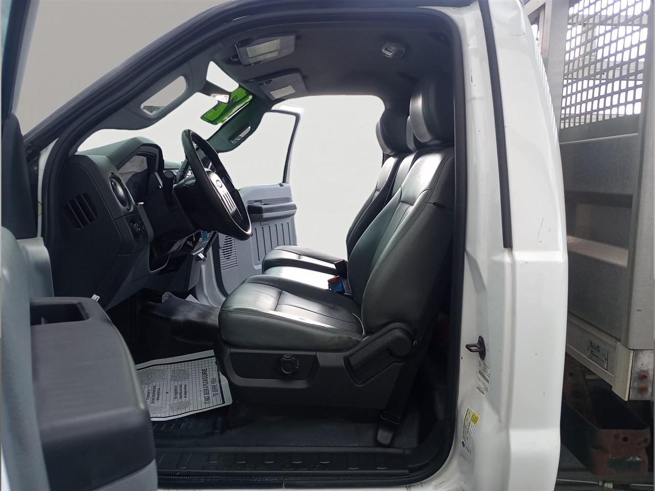 Ford Super Duty F-250 SRW 2WD Reg Cab 137" XL 2012