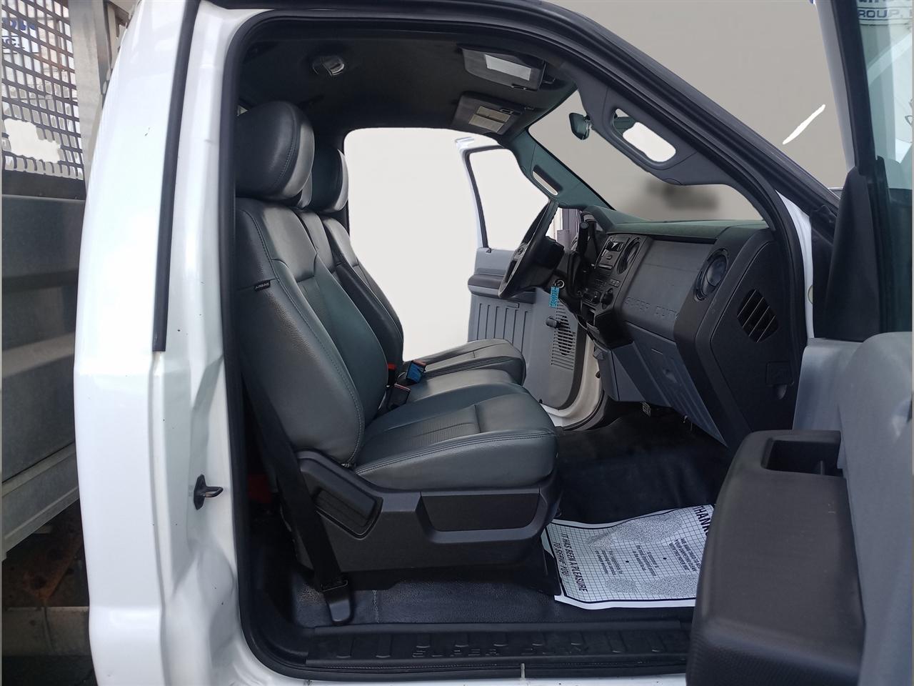 Ford Super Duty F-250 SRW 2WD Reg Cab 137" XL 2012
