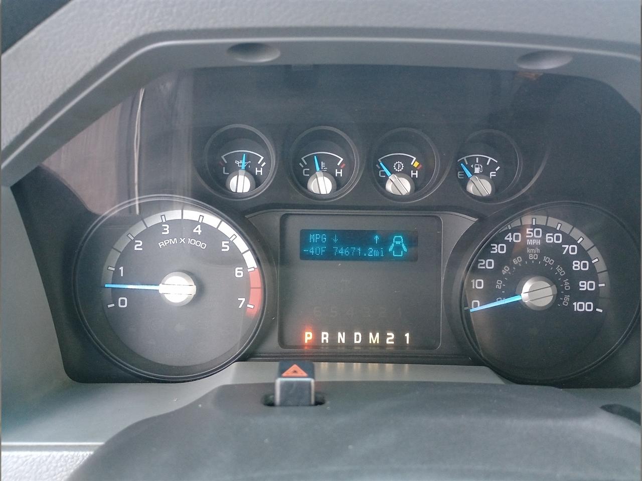 Ford Super Duty F-250 SRW 2WD Reg Cab 137" XL 2012