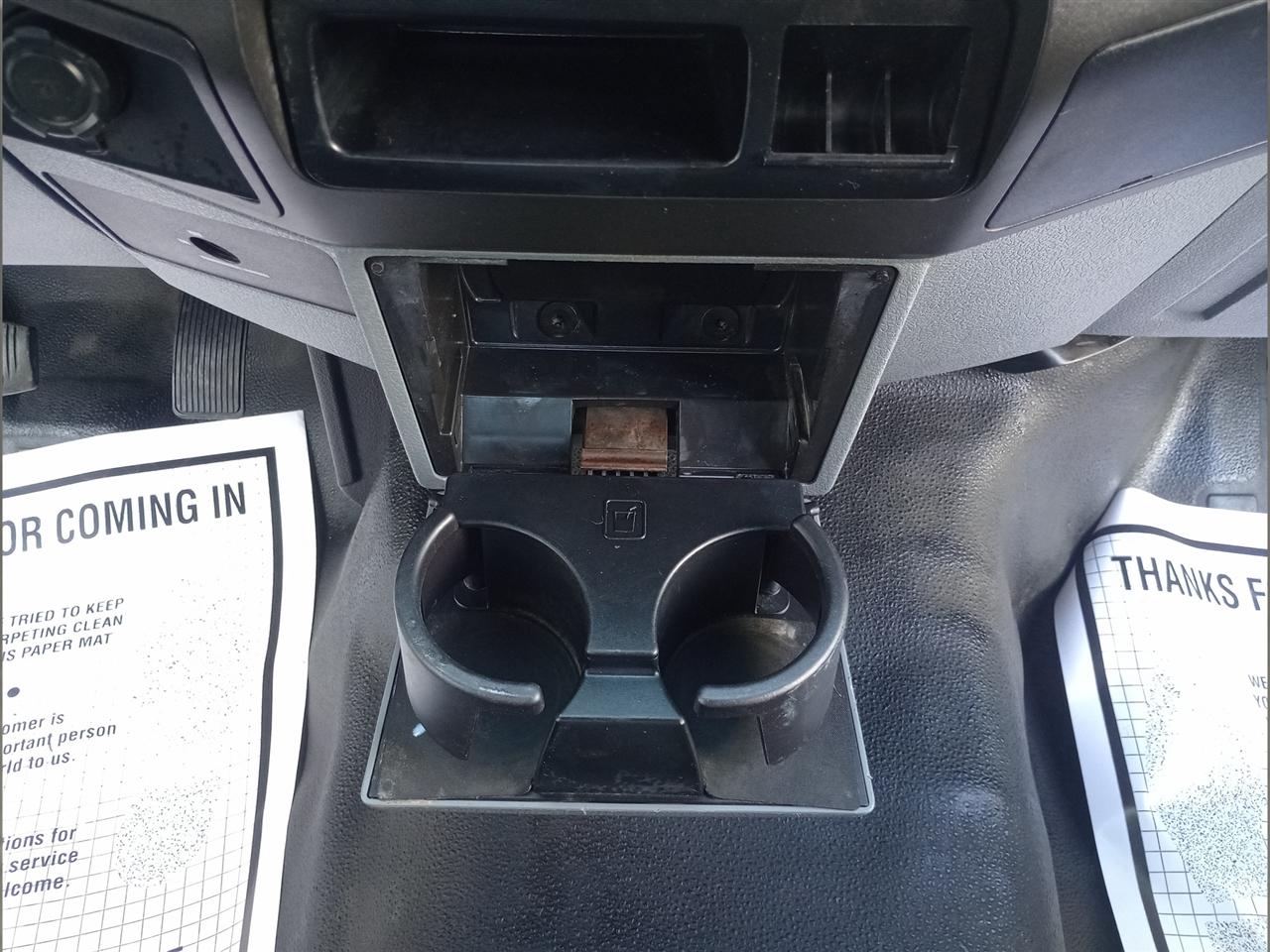 Ford Super Duty F-250 SRW 2WD Reg Cab 137" XL 2012
