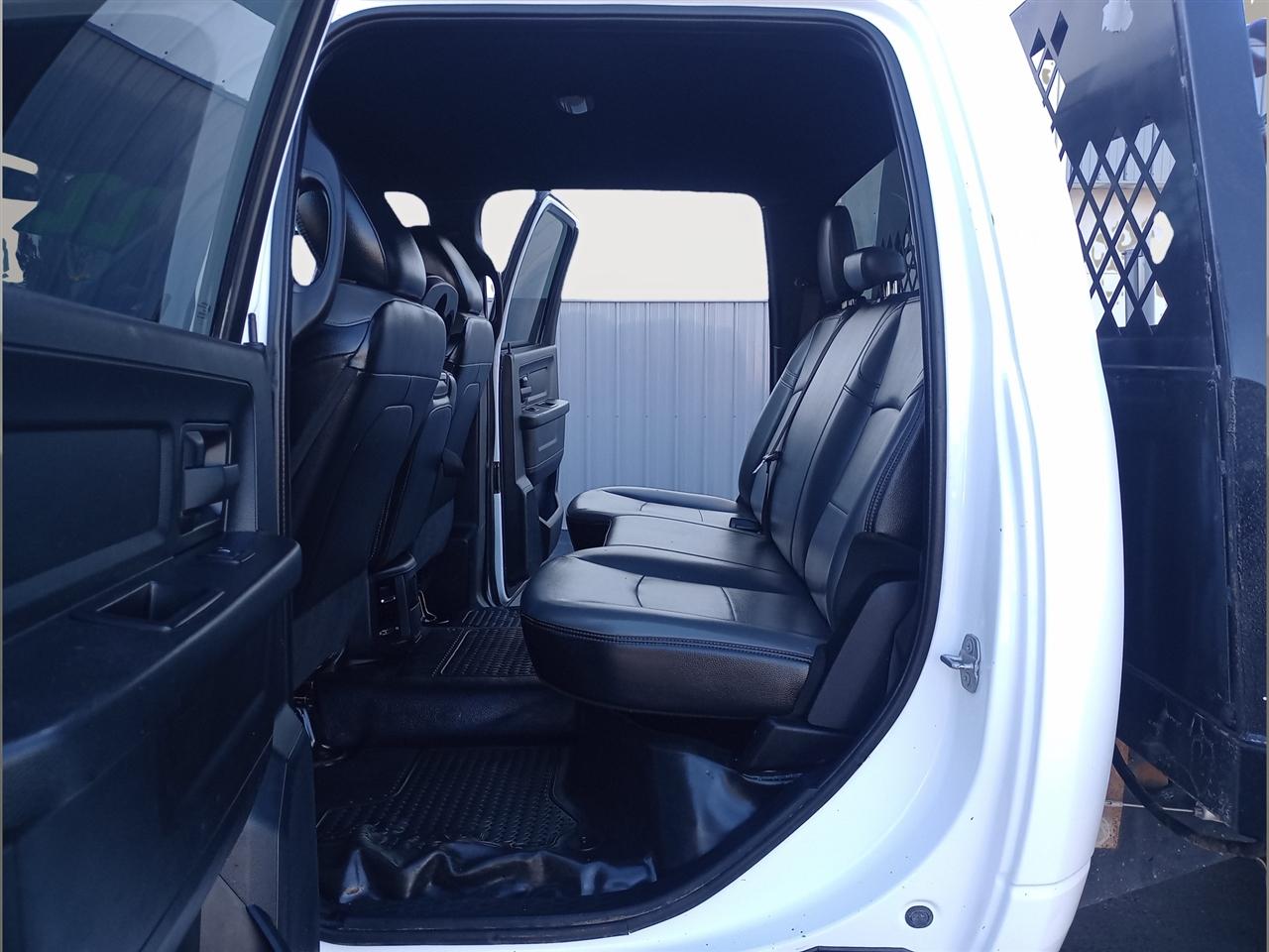 RAM 3500 Chassis Cab Tradesman 4WD Crew Cab 60" CA 172.4" WB 2022
