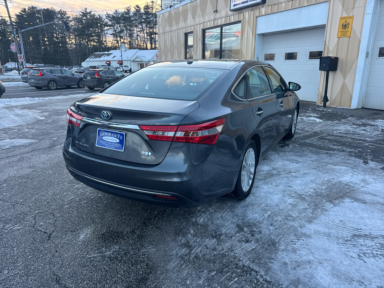 Toyota Avalon Hybrid XLE Premium 2014