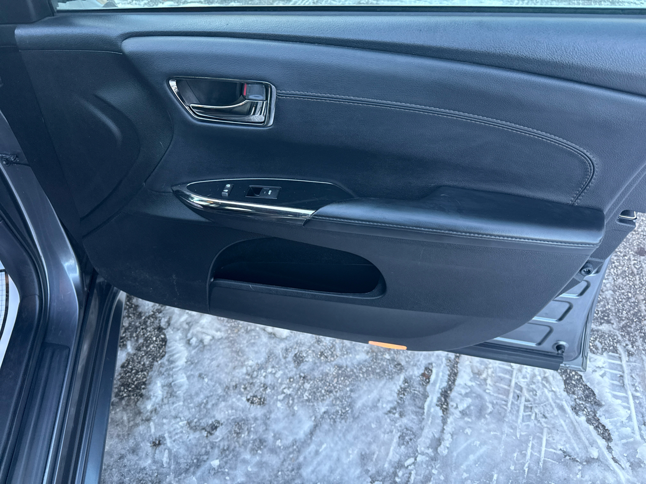 Toyota Avalon Hybrid XLE Premium 2014