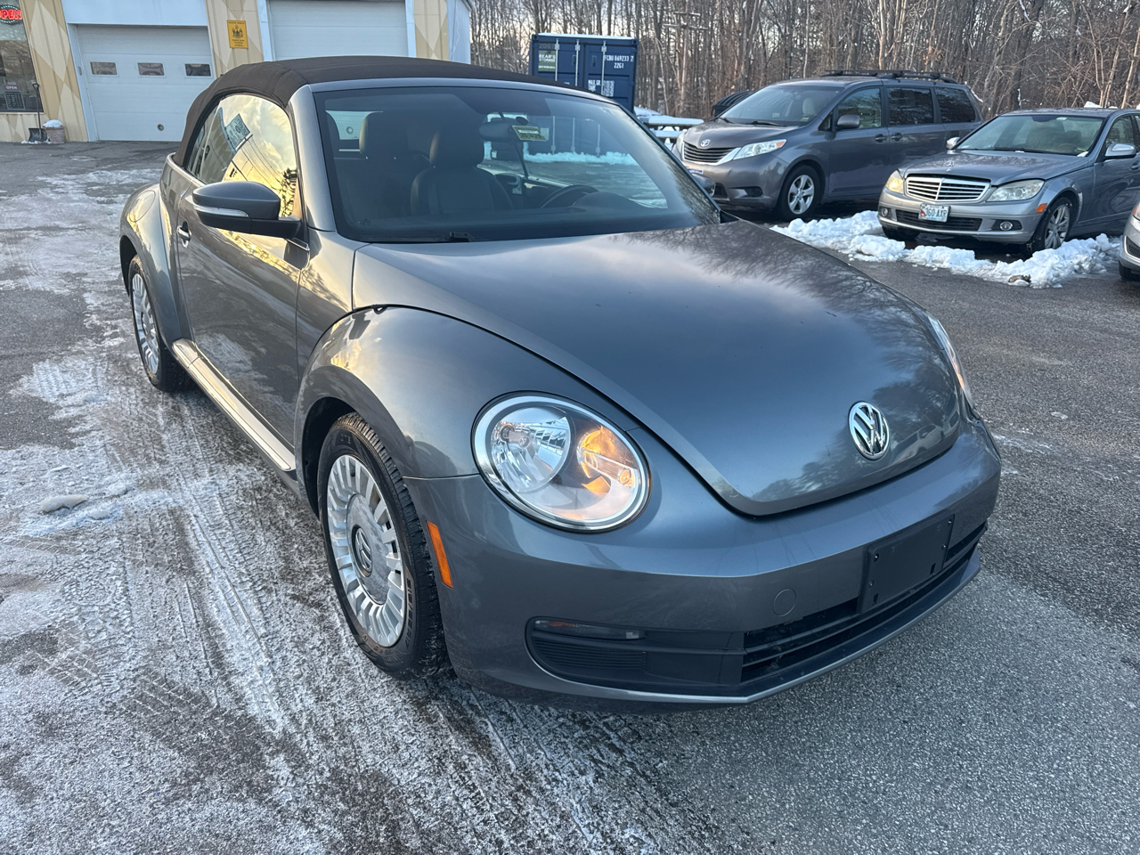 Volkswagen Beetle 2.5L Convertible 2013