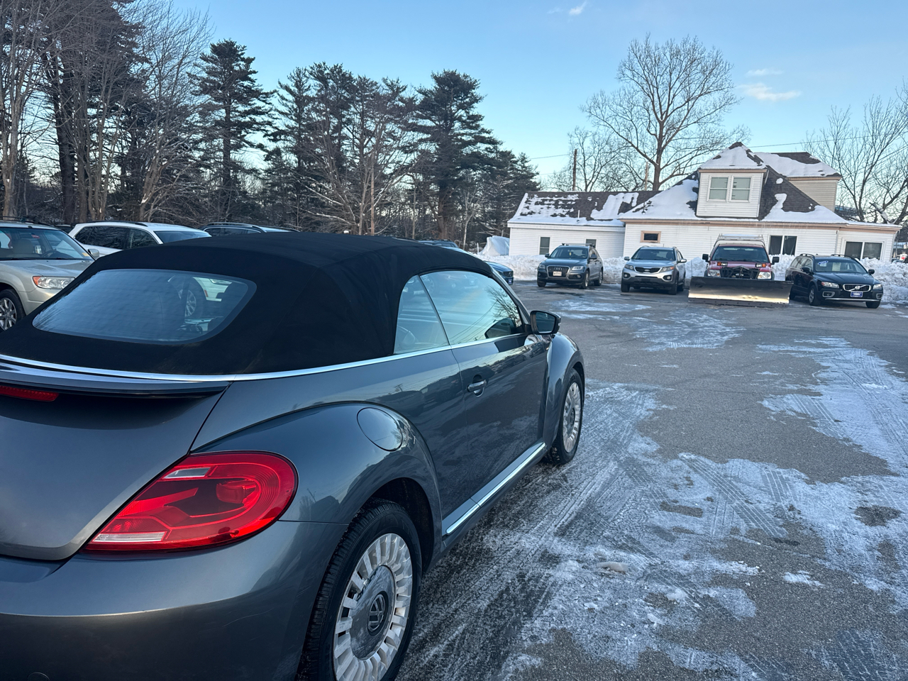 Volkswagen Beetle 2.5L Convertible 2013