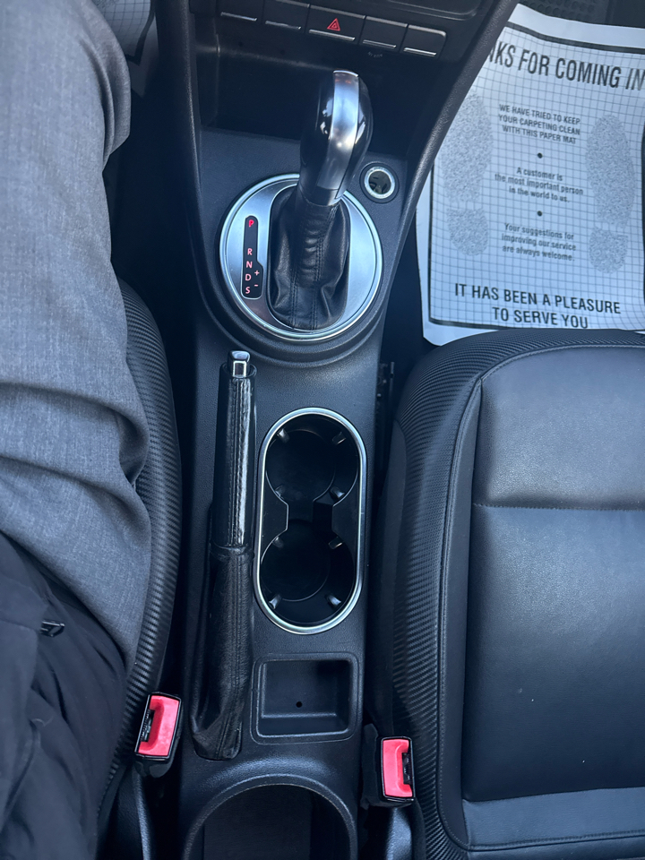 Volkswagen Beetle 2.5L Convertible 2013