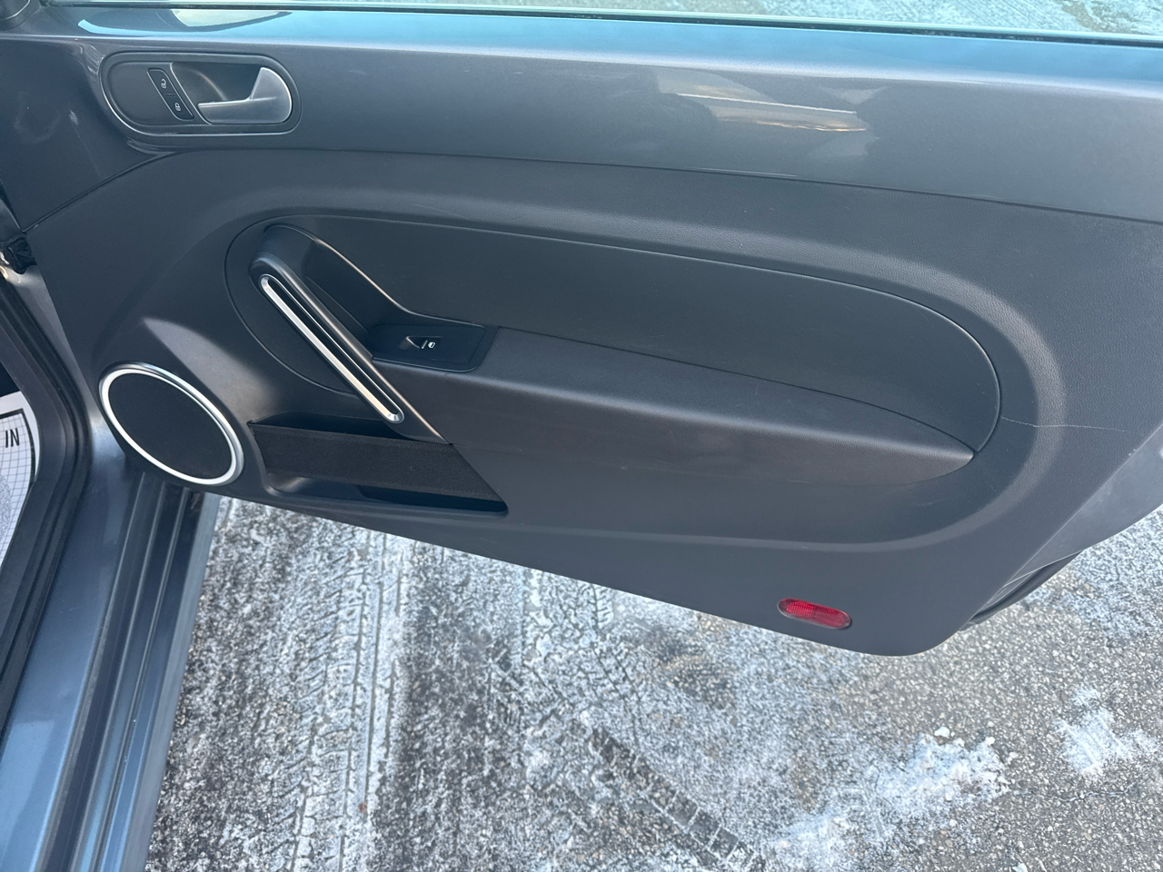 Volkswagen Beetle 2.5L Convertible 2013